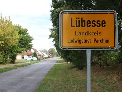 Ortseingangsschild Energiedorf Lübesse